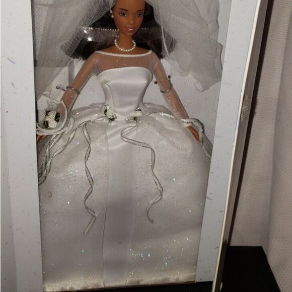 Vintage 1999 BLUSHING BRIDE BARBIE DOLL African American Mattel No. 26075 NIB - Picture 3 of 6